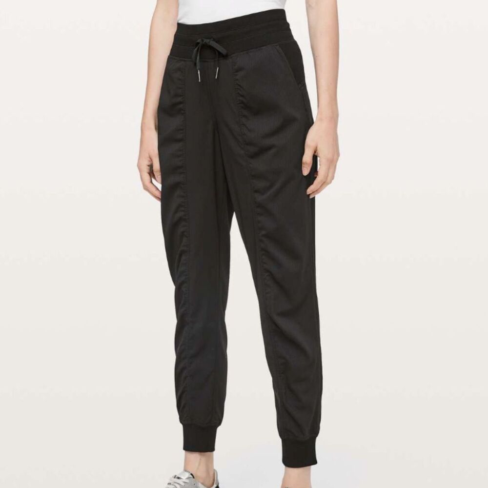 Women Lululemon Dance Studio Jogger *29" Mid Rise Black Size 6 Running Athletic